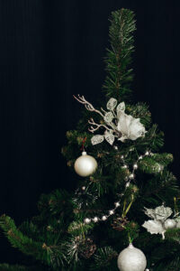 Elevate Your Christmas Tree with These Festive Decorating Tips!